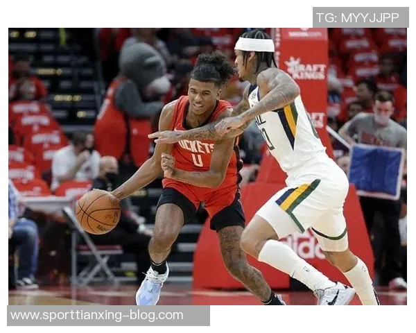 明日主场对阵76人太阳伤情更新布克与杰伦格林出战成疑