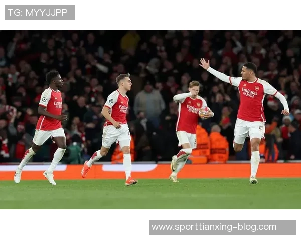 森林老板与贝尼特斯共赏奥林匹亚科斯对阵阿森纳精彩赛事